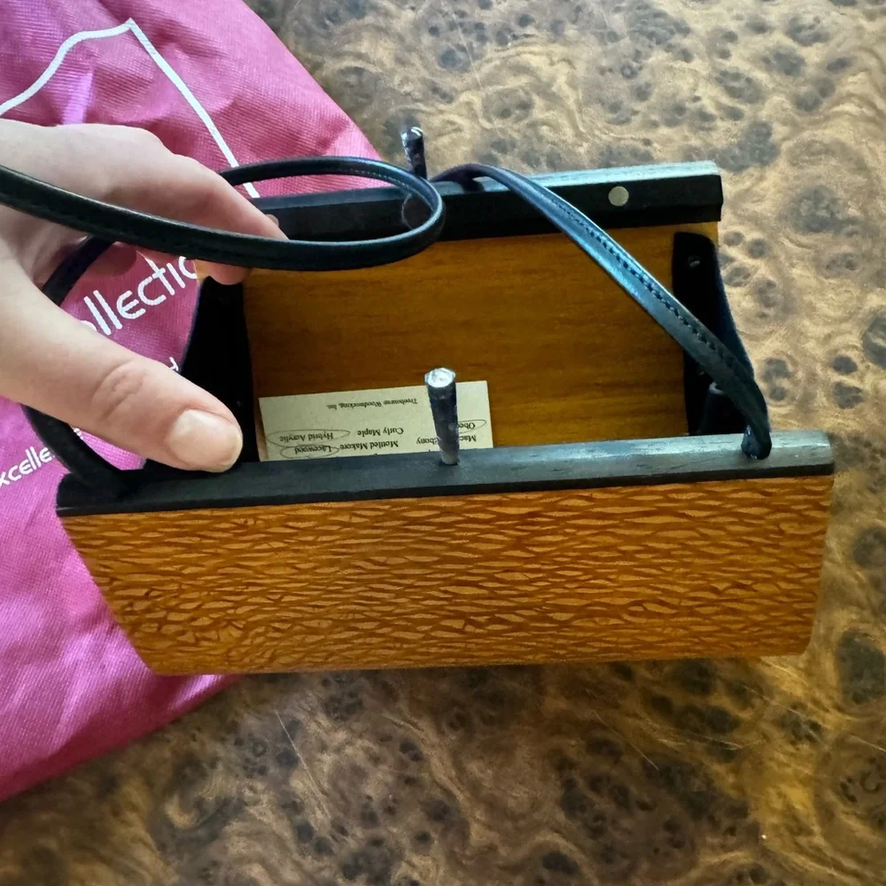 The Madera Collection wood purse - Picture 2 of 5